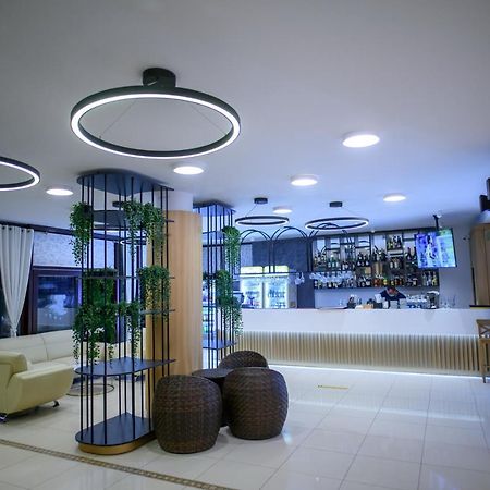 מאמאיה Hotel Tomis מראה חיצוני תמונה