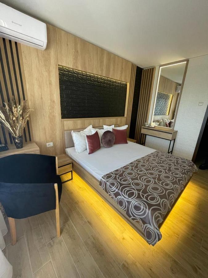 מאמאיה Hotel Tomis מראה חיצוני תמונה
