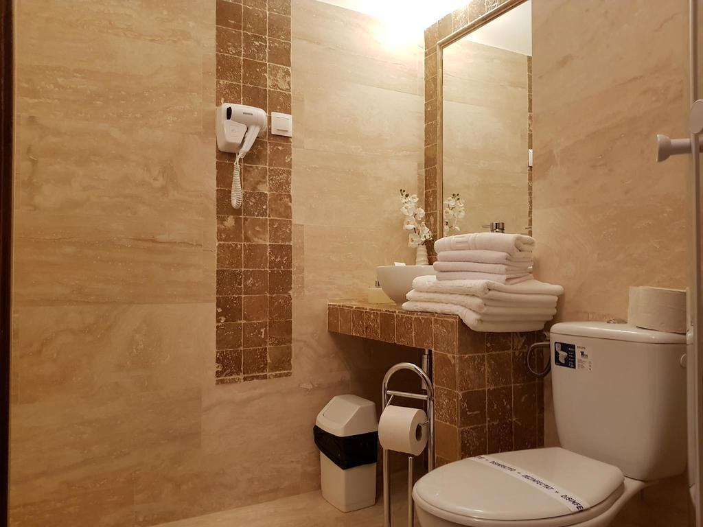 מאמאיה Hotel Tomis מראה חיצוני תמונה