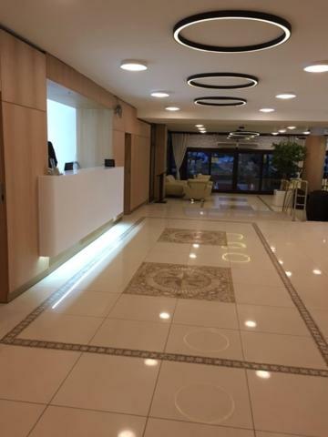 מאמאיה Hotel Tomis מראה חיצוני תמונה