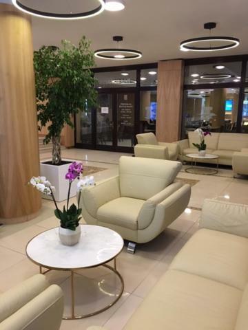 מאמאיה Hotel Tomis מראה חיצוני תמונה
