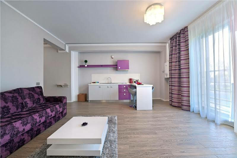 מאמאיה Hotel Tomis מראה חיצוני תמונה
